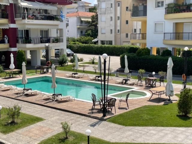 Damian'S Cozy Pool Apartment Peraía Zewnętrze zdjęcie
